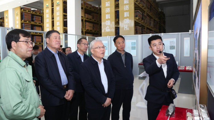 全國政協(xié)常委、省政協(xié)副主席尚勛武蒞臨金徽股份調(diào)研綠色礦山建設(shè)工作