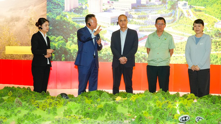 省科技廳黨組書記、廳長(zhǎng)張世榮蒞臨金徽股份指導(dǎo)工作